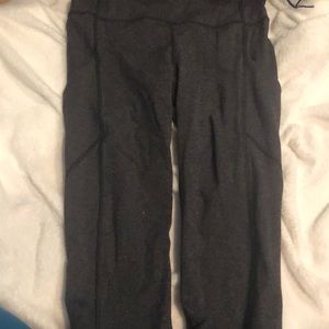 grey salt and pepper lululemon leggings.